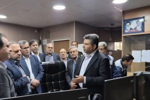بازدید معاون اقتصادی از کارخانه سیمان