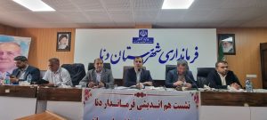 نشست خبری فرماندار دنا با اصحاب فعال رسانه دنا