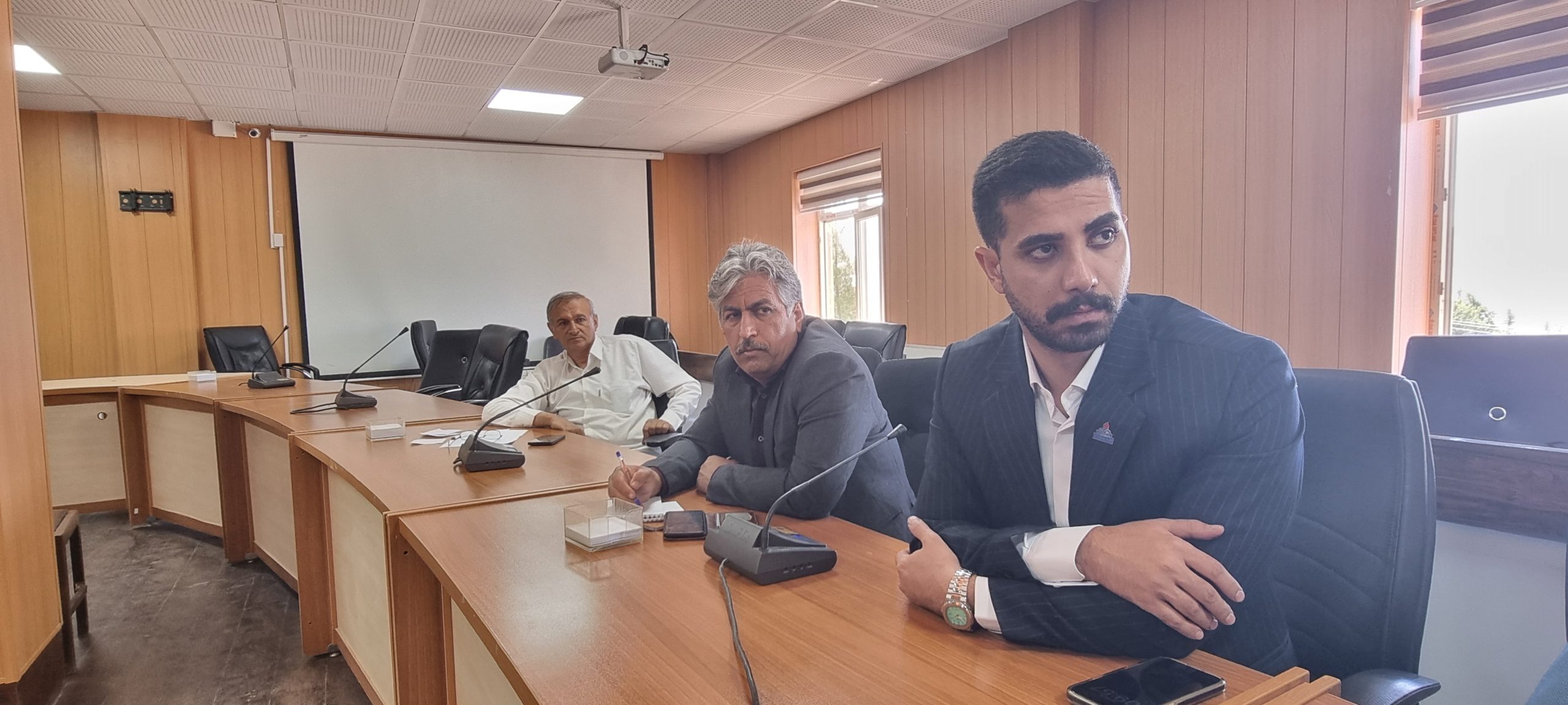 جلسه مدیریت بحران شهرستان دنا